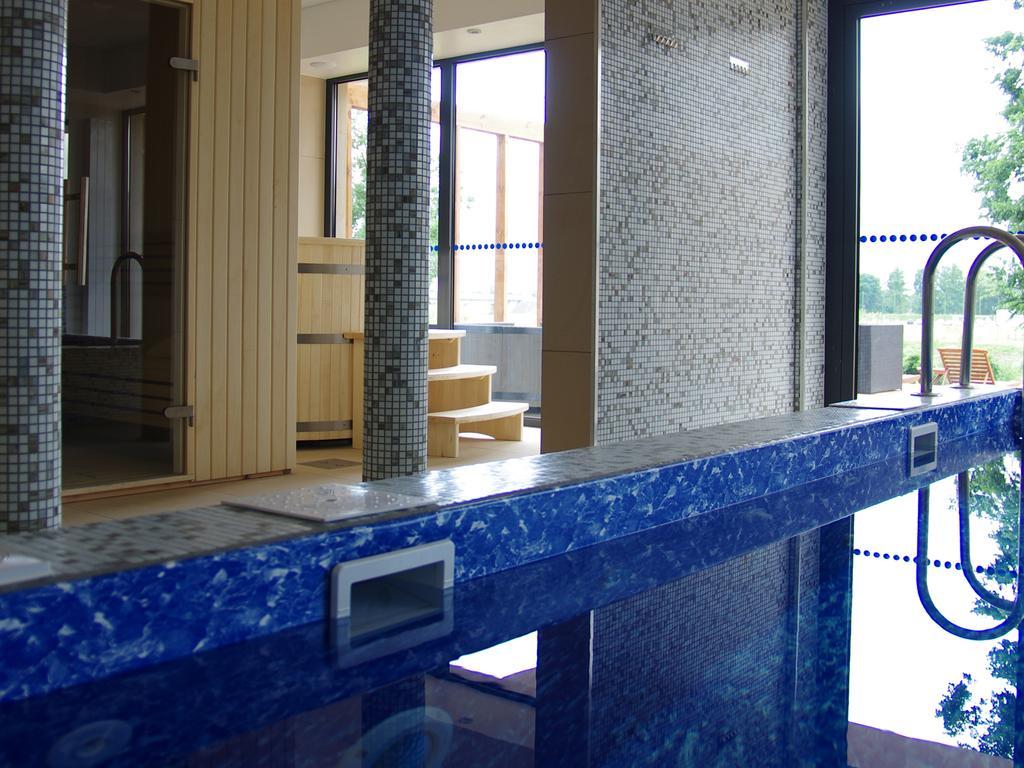 Hotel Uniejow Ngoại thất bức ảnh