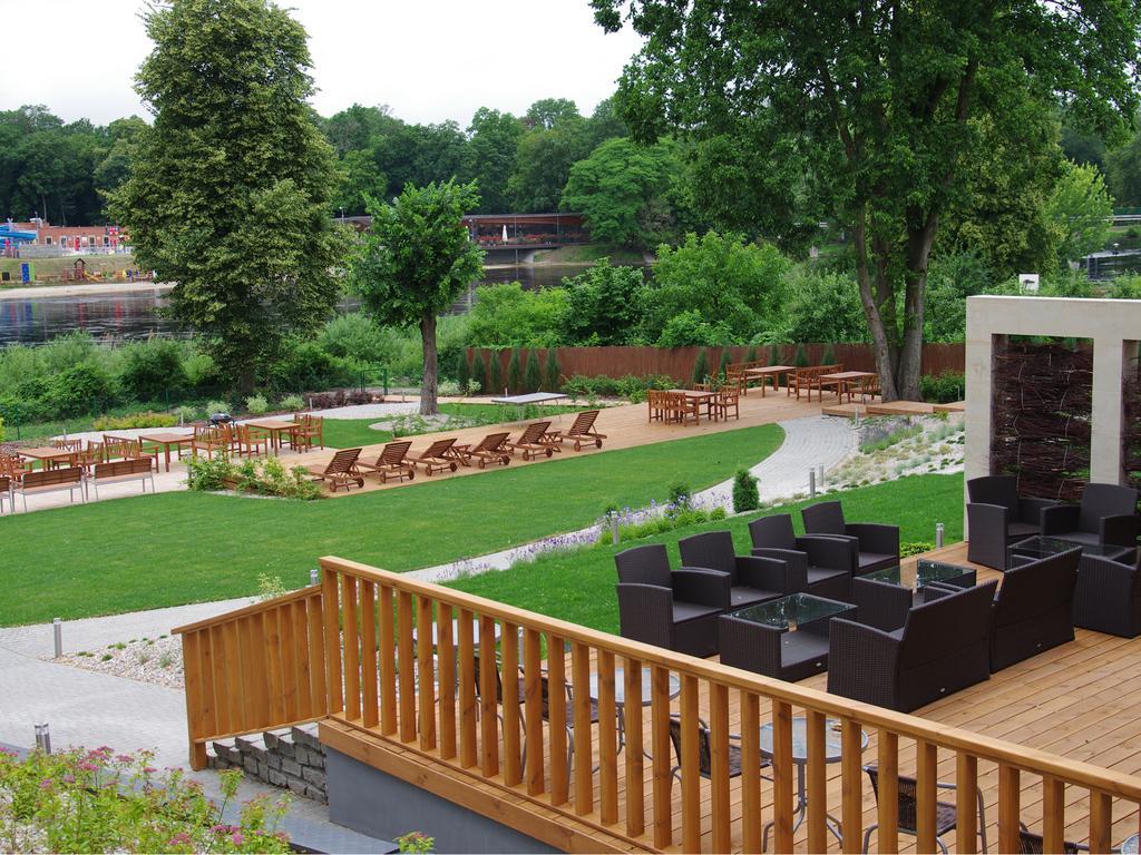 Hotel Uniejow Ngoại thất bức ảnh