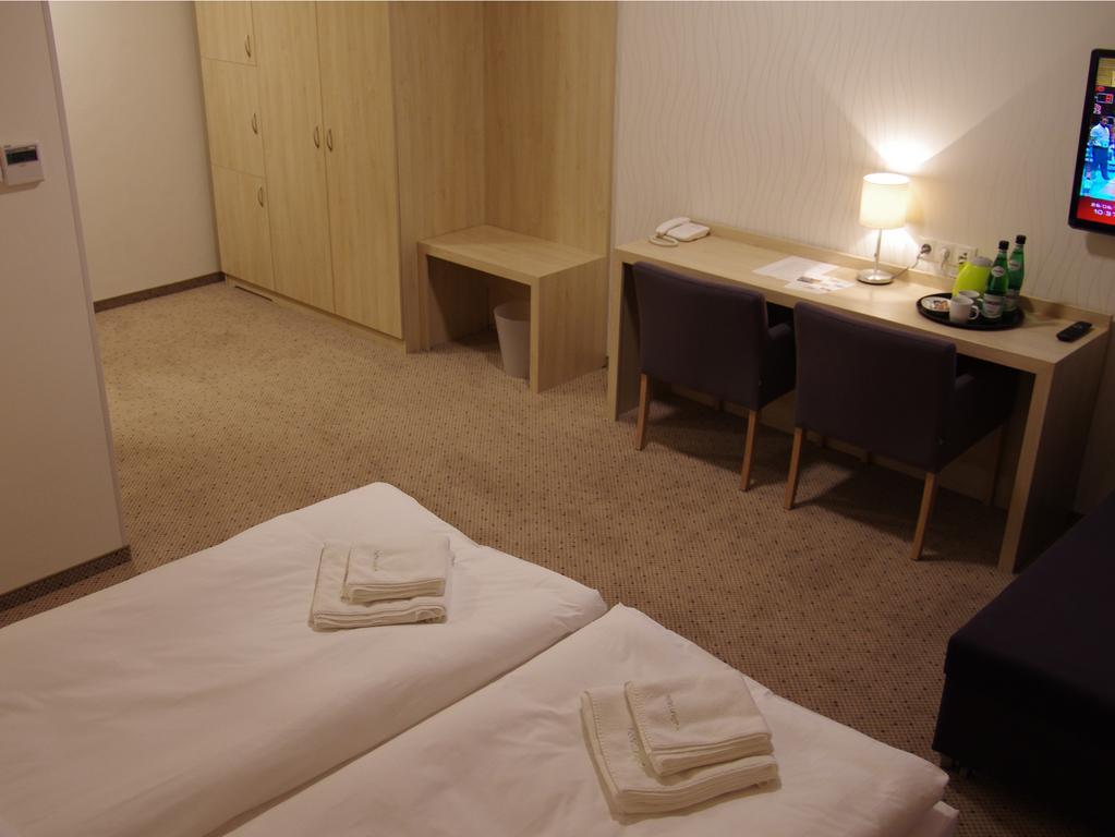 Hotel Uniejow Phòng bức ảnh
