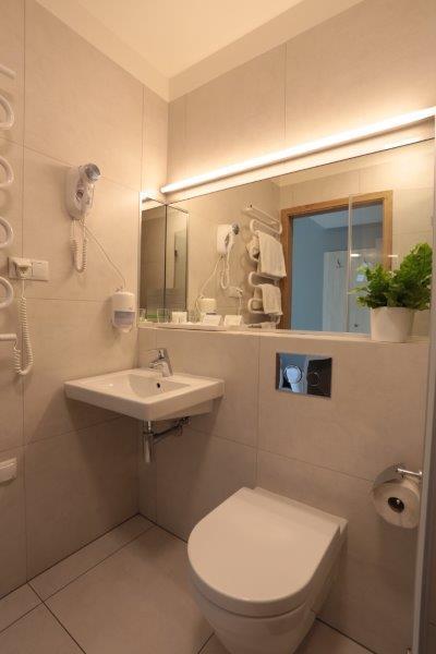 Hotel Uniejow Ngoại thất bức ảnh