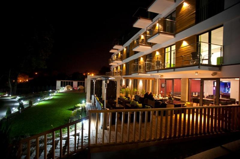 Hotel Uniejow Ngoại thất bức ảnh