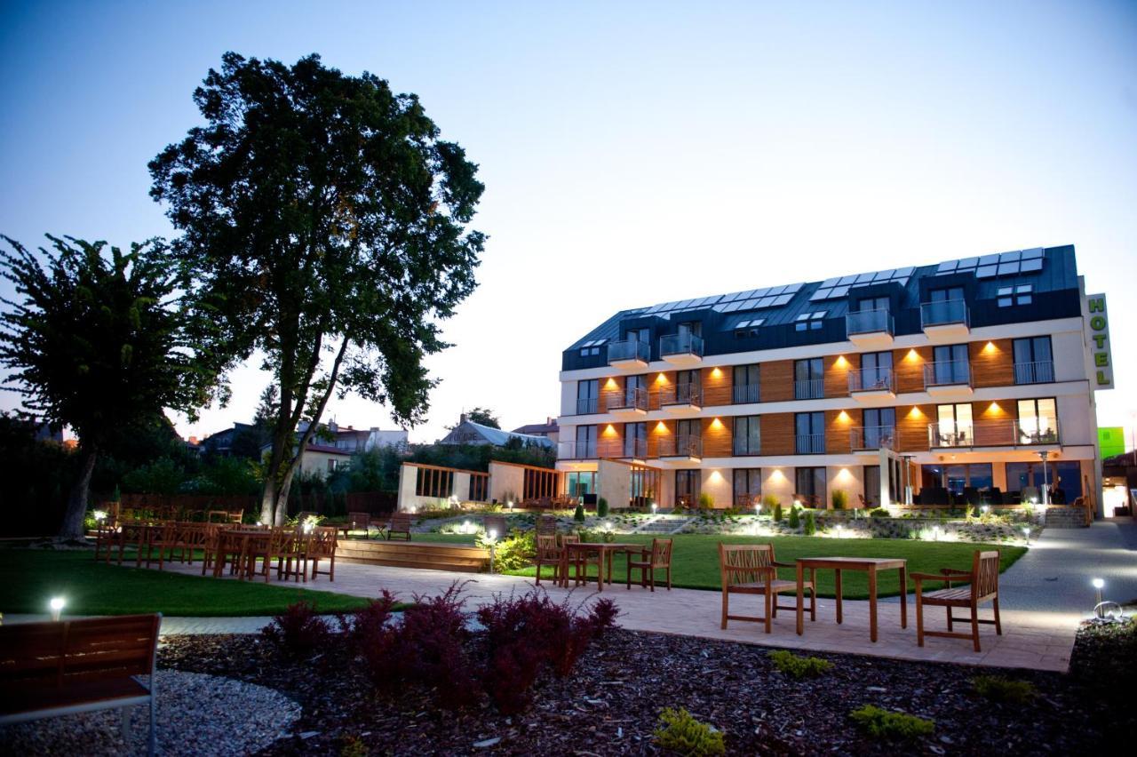 Hotel Uniejow Ngoại thất bức ảnh